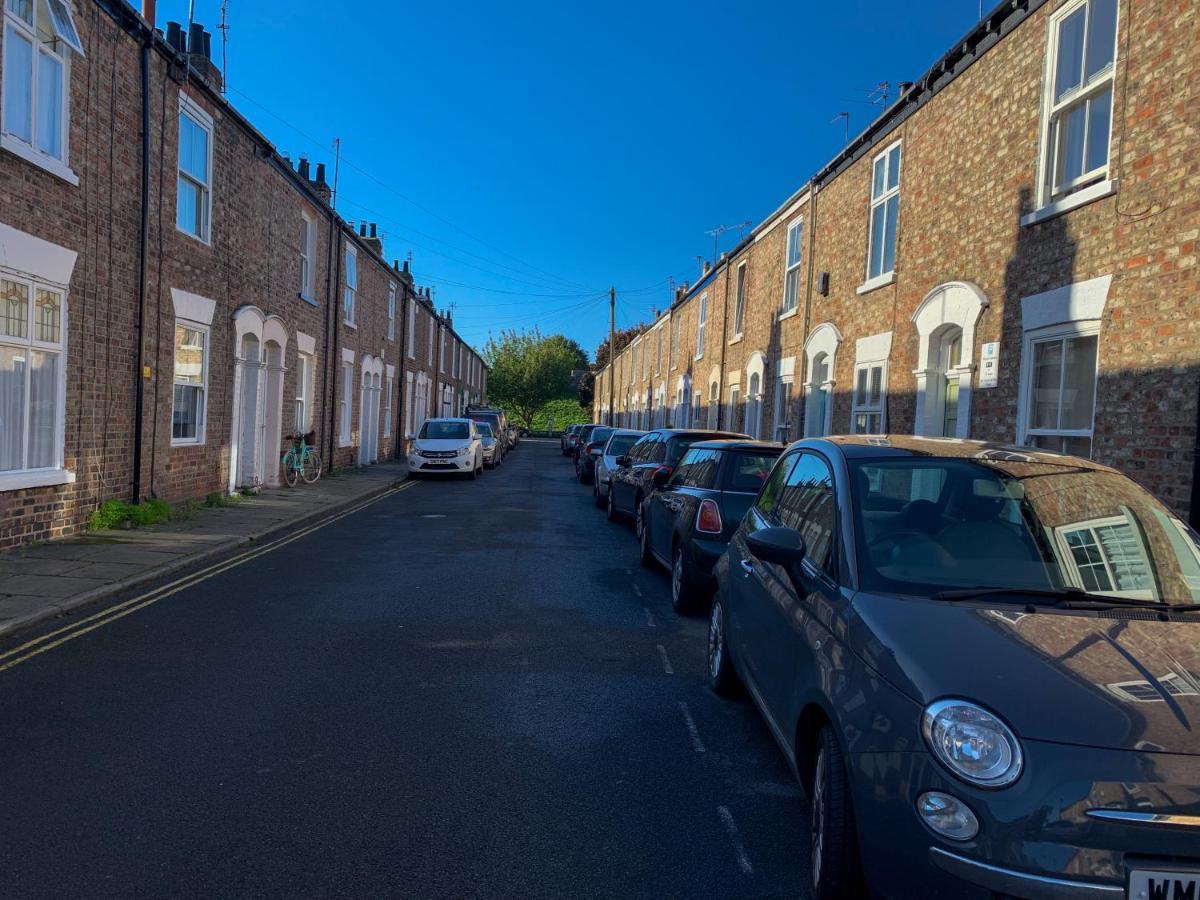 Stay In The Heart Of York At The Hampden - Free Parking - York Holiday Home Exterior foto