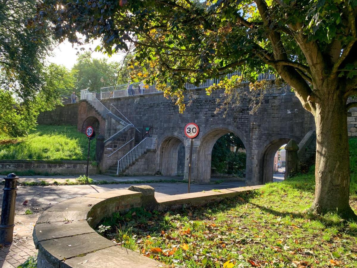 Stay In The Heart Of York At The Hampden - Free Parking - York Holiday Home Exterior foto