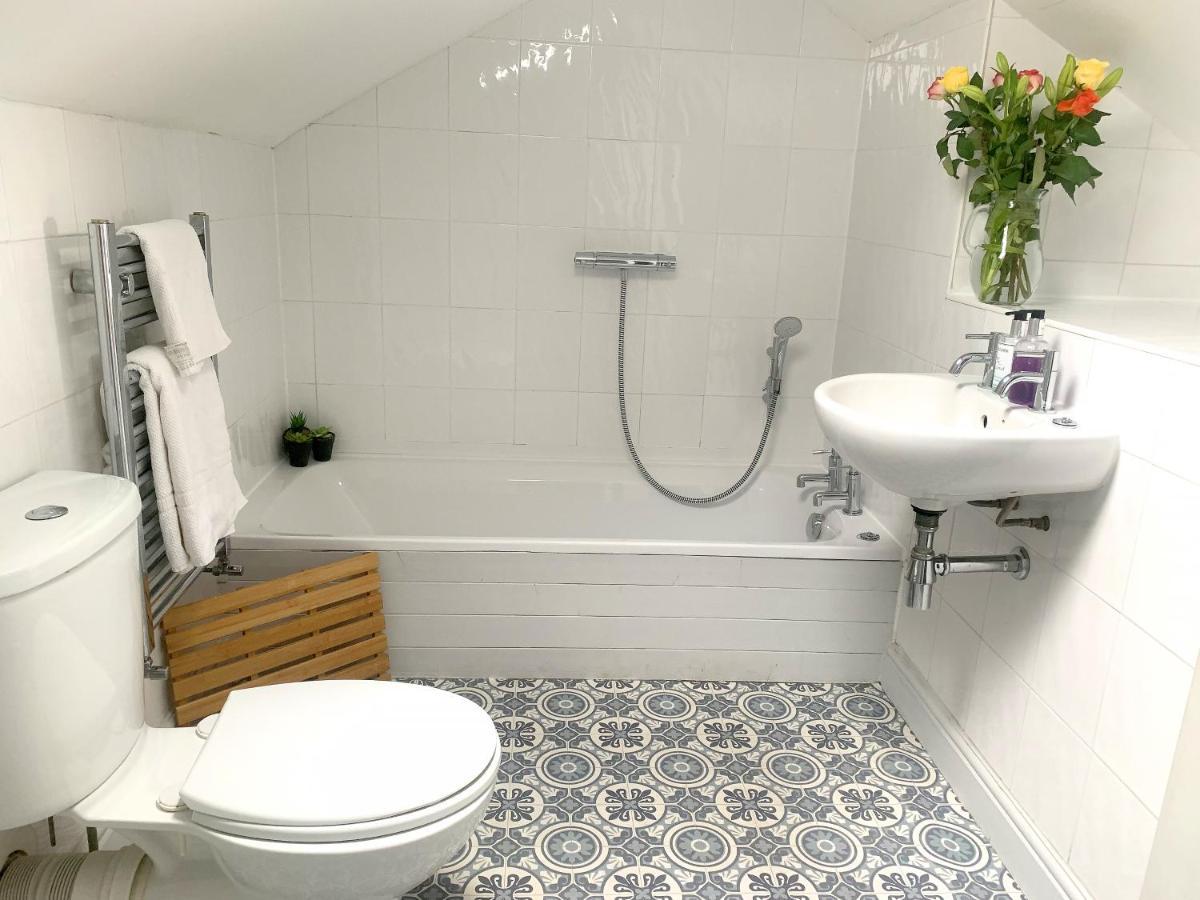 Stay In The Heart Of York At The Hampden - Free Parking - York Holiday Home Exterior foto