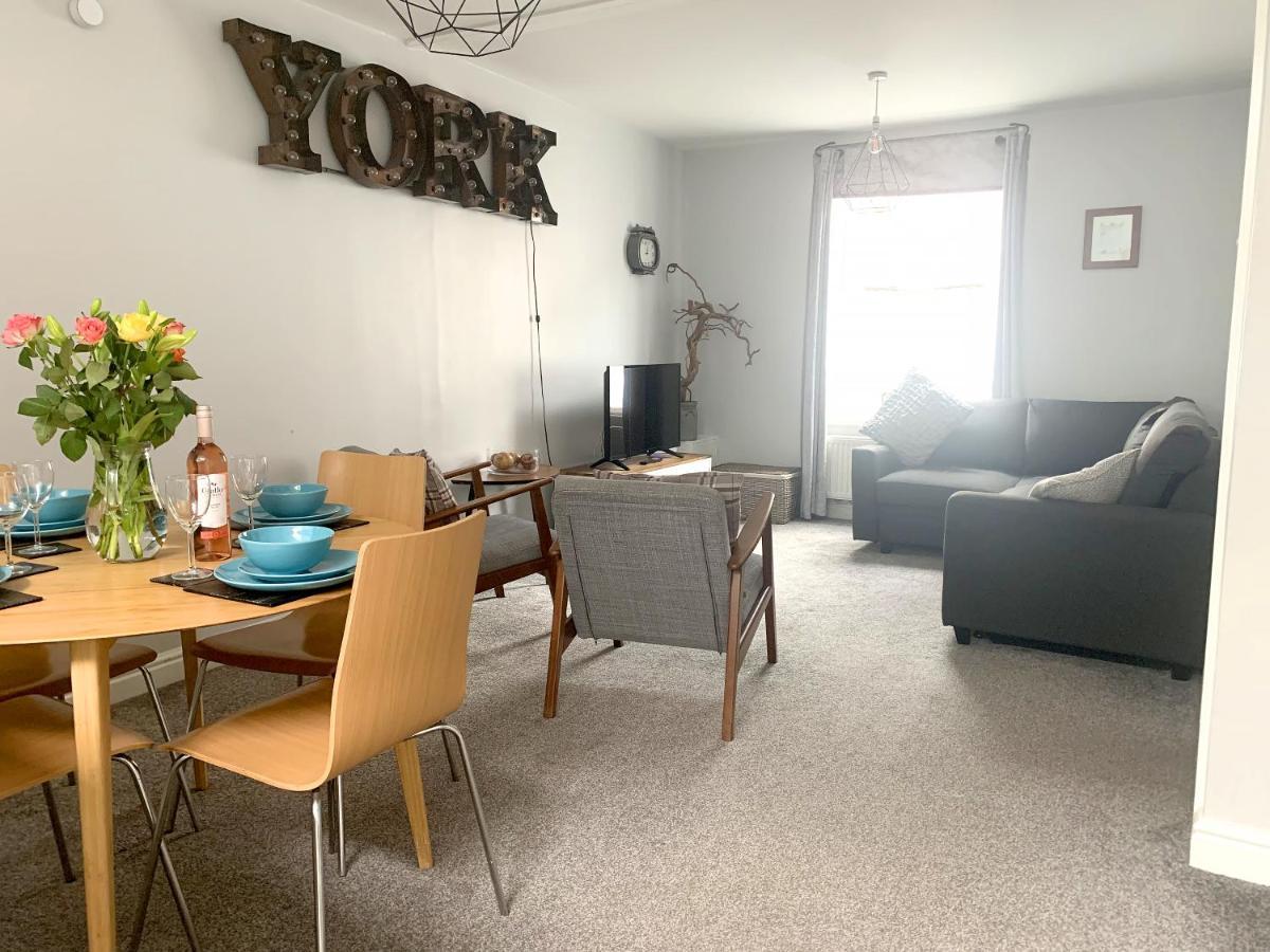 Stay In The Heart Of York At The Hampden - Free Parking - York Holiday Home Exterior foto